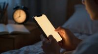 evening screens disrupt sleep